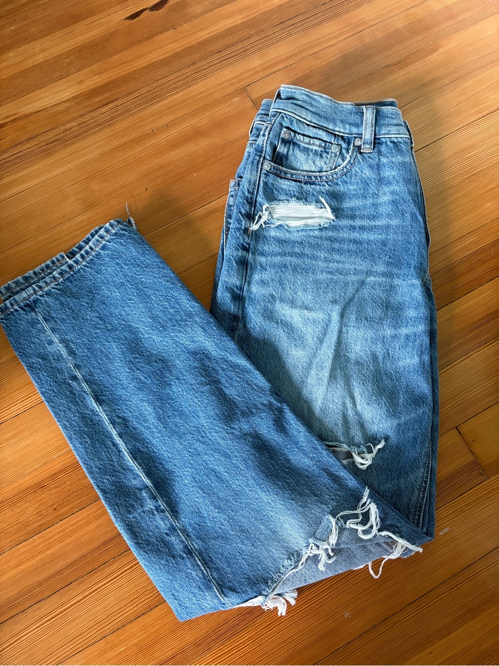 American Eagle Women's Distressed Blue Denim Jeans